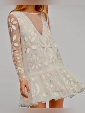 NWT FREE PEOPLE Hearts Are Wild Embroidered Floral Ivory Mini Dress Size Small